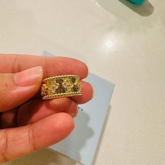 Van Cleef & Arpels Gold Ring with Silver Accents no box - Picture 3 of 4